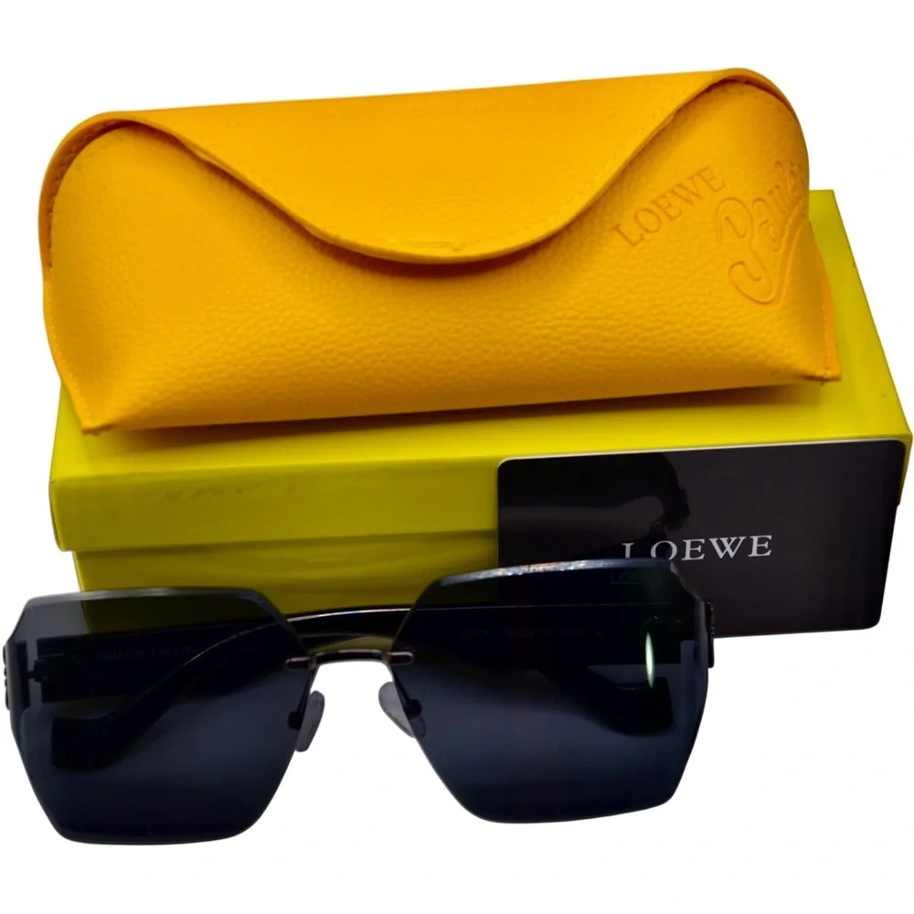 Loewe Women’s Oversized Rimless Sunglasses | Gunmetal & Black | Gray Lens | New - Picture 5 of 16